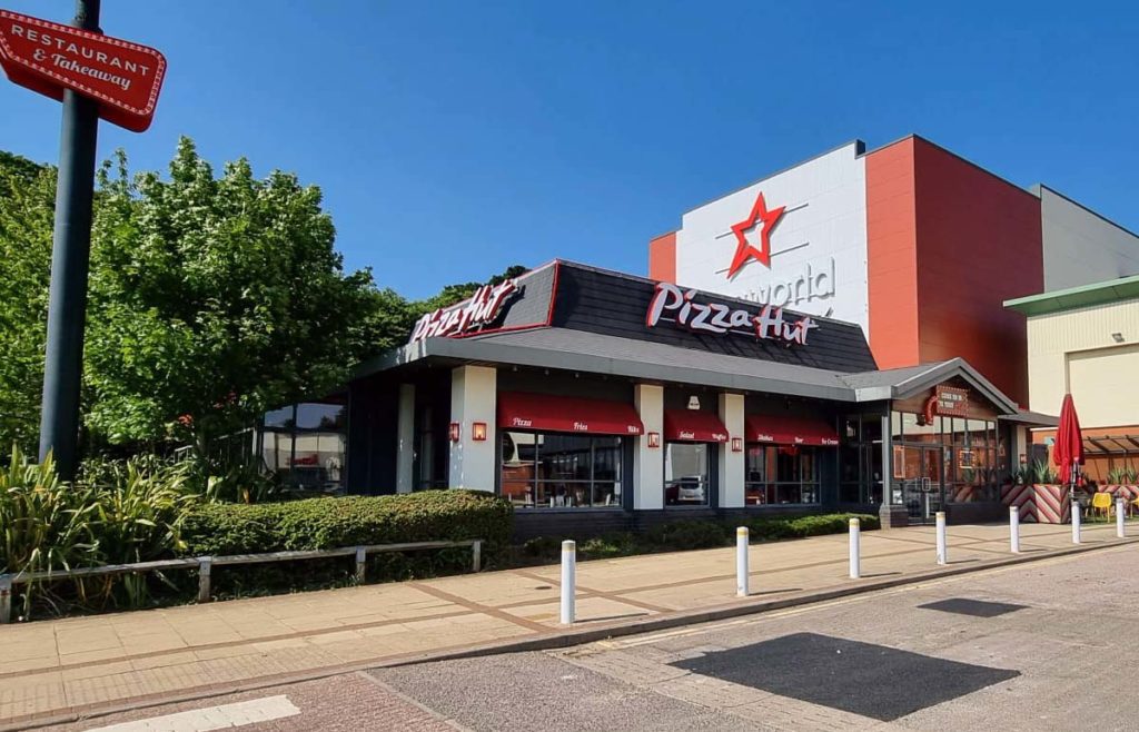 Pizza Hut restaurant in Ashford